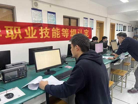 2b33018d8ae2d0f785a3f2382f208f0d